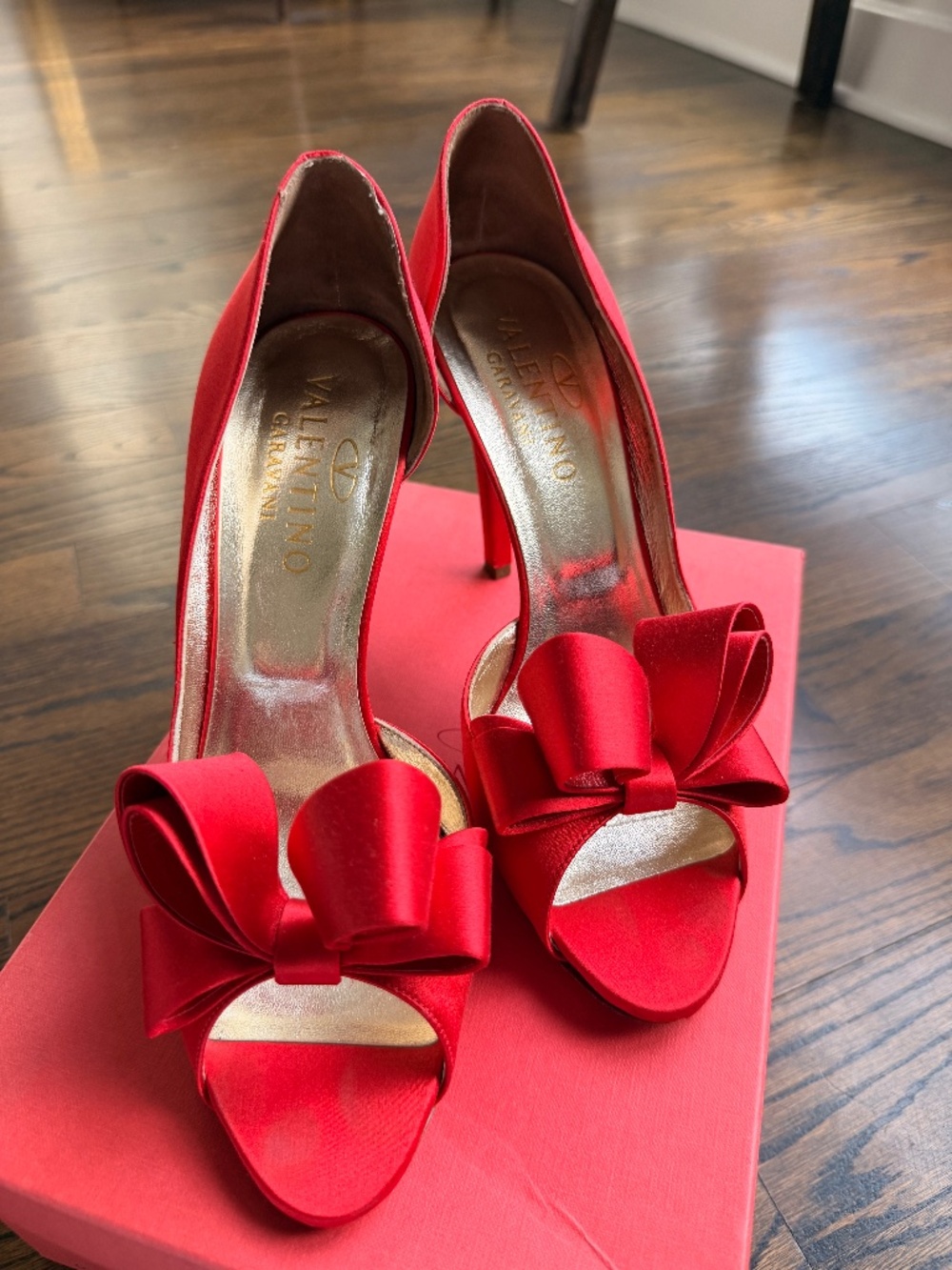Valentino Garavani Red Satin Bow D'Orsay Peep Toe Pumps Heels Size 40 US 10 Box